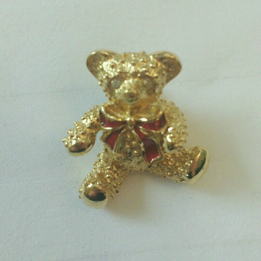 Gold tone teddy bear pin